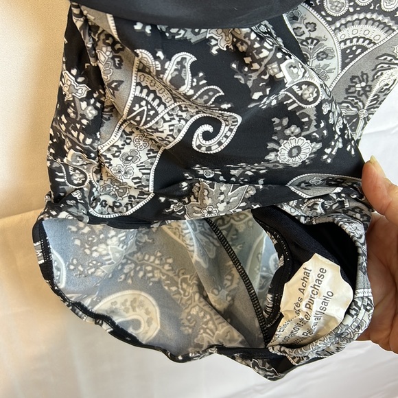 St John’s Bay Black & White SZ 12 1 Piece Halter Bathing Suit Adjustable Straps - Picture 7 of 8